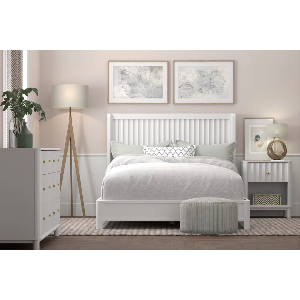 King Panel Bed in White E5308