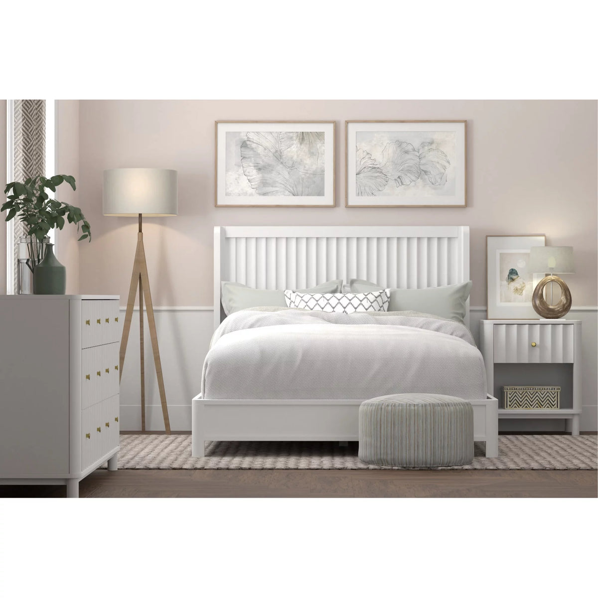 King Panel Bed in White E5308