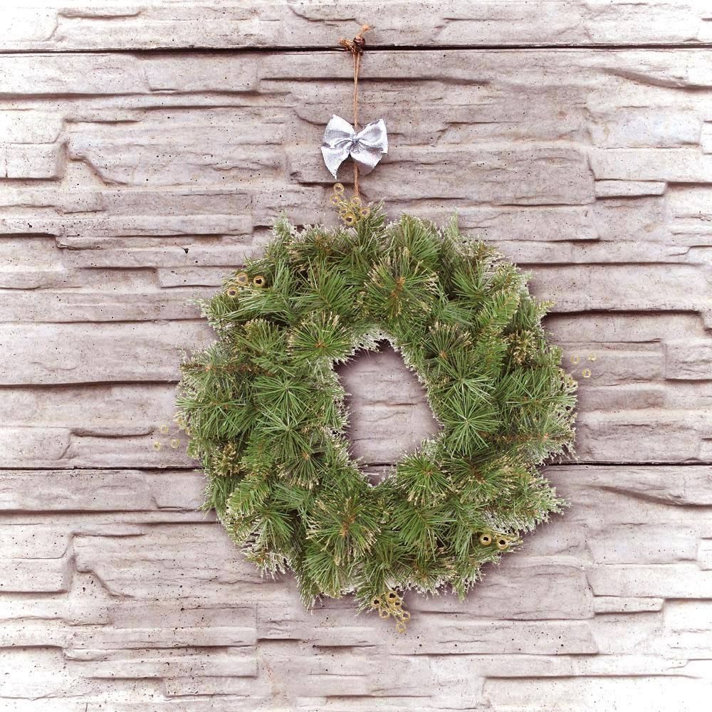 24x22 Mixed Pine and Berry Artificial Christmas Wreath O5712