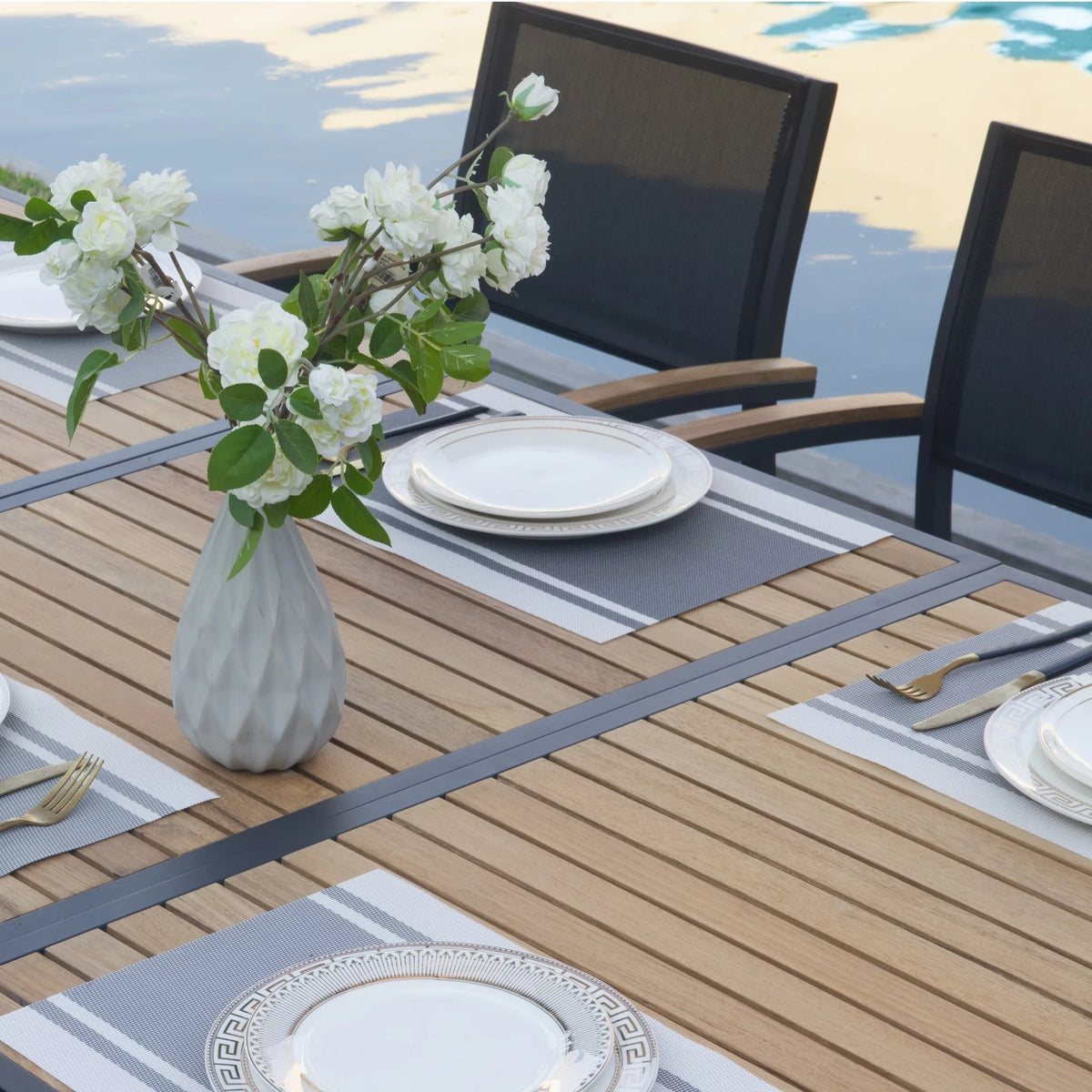 Extendable Teak Outdoor Dining Set for 8 I25096