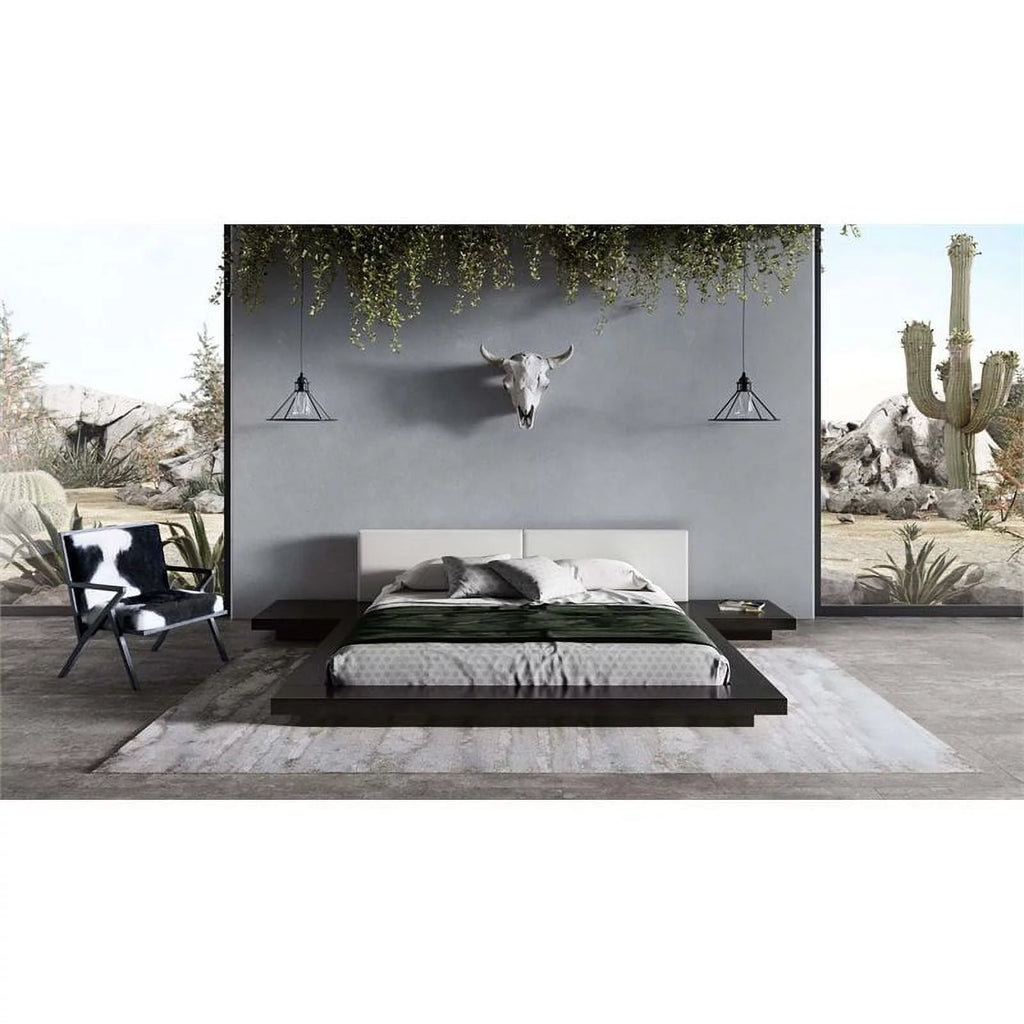 Contemporary Wood Eastern King Bed in Black/White P146427