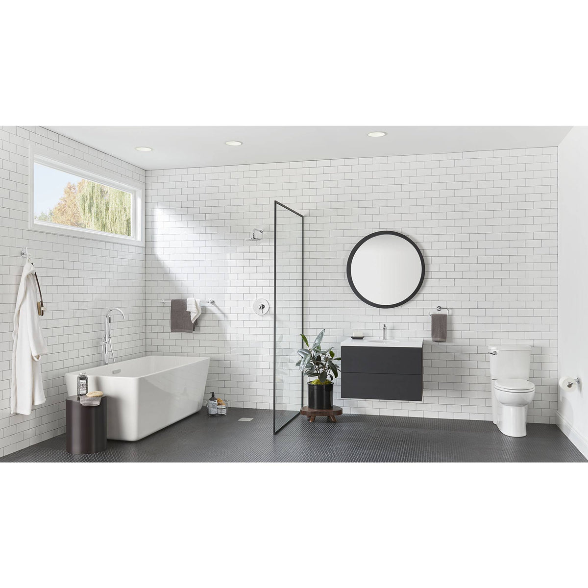 Polished Chrome Single Hole Bathroom Faucet with Drain A22284