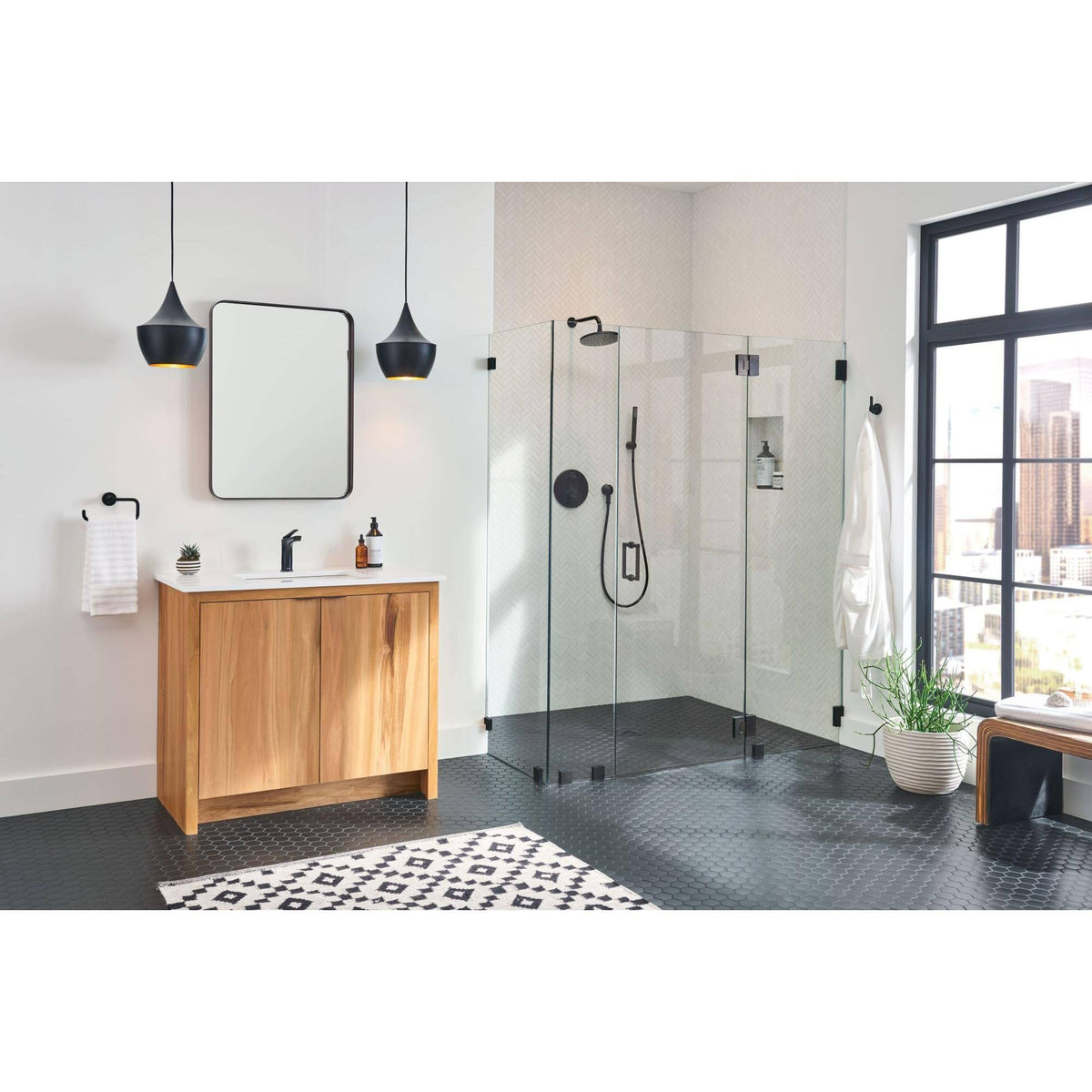 Polished Chrome Single Hole Bathroom Faucet with Drain A22284