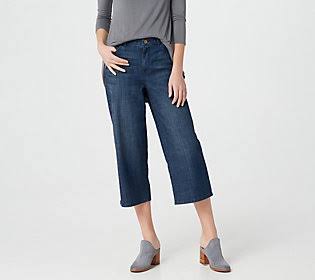 Lightweight Boyfriend Capri Jeans, Size Plus 28, Dark Wash C370