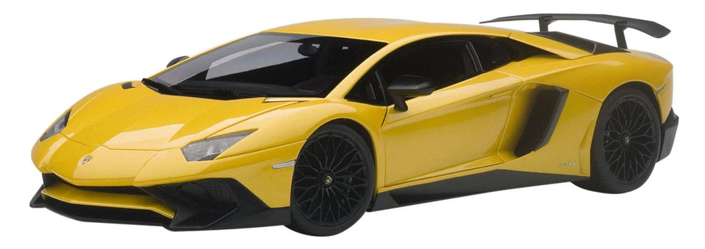 Metallic-yellow 2015 Model Car 1:18 R652421